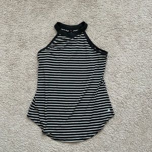 Gently used yogalicious high neck yoga athletic tank top size xs